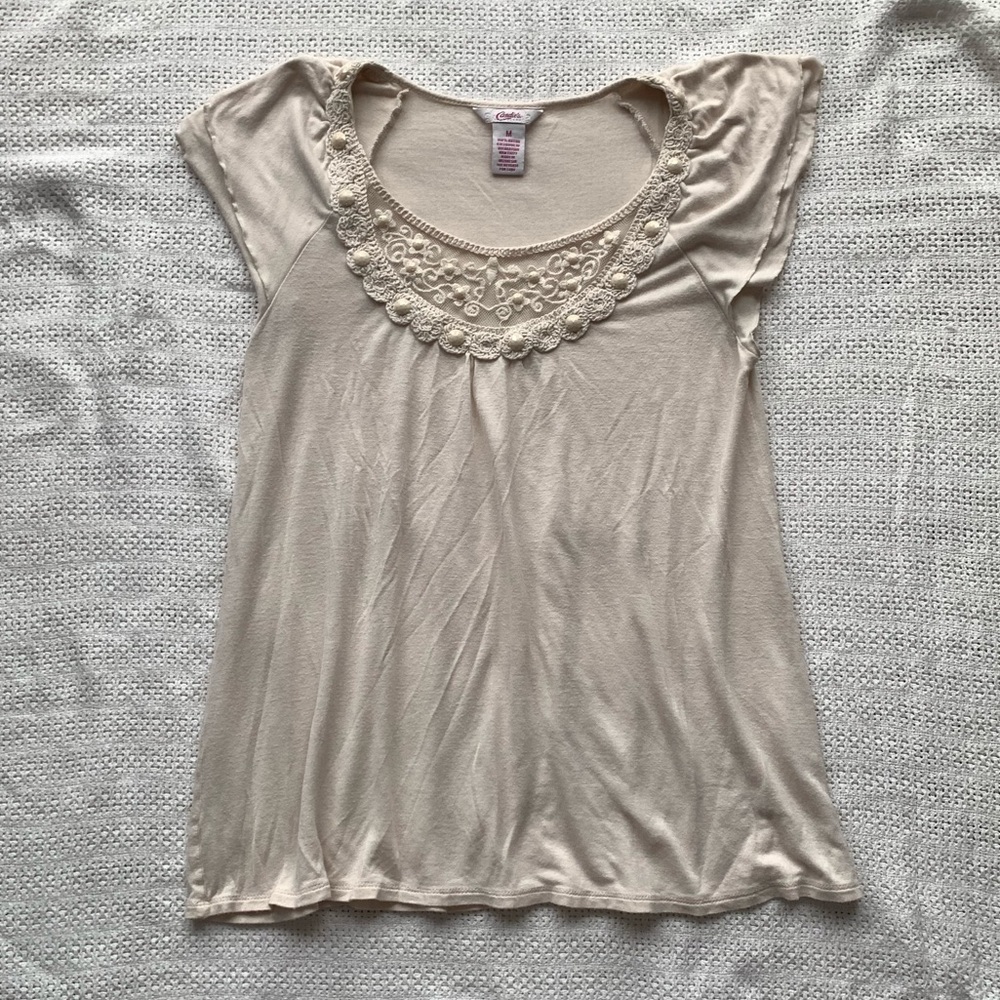 Cream colored flowy top